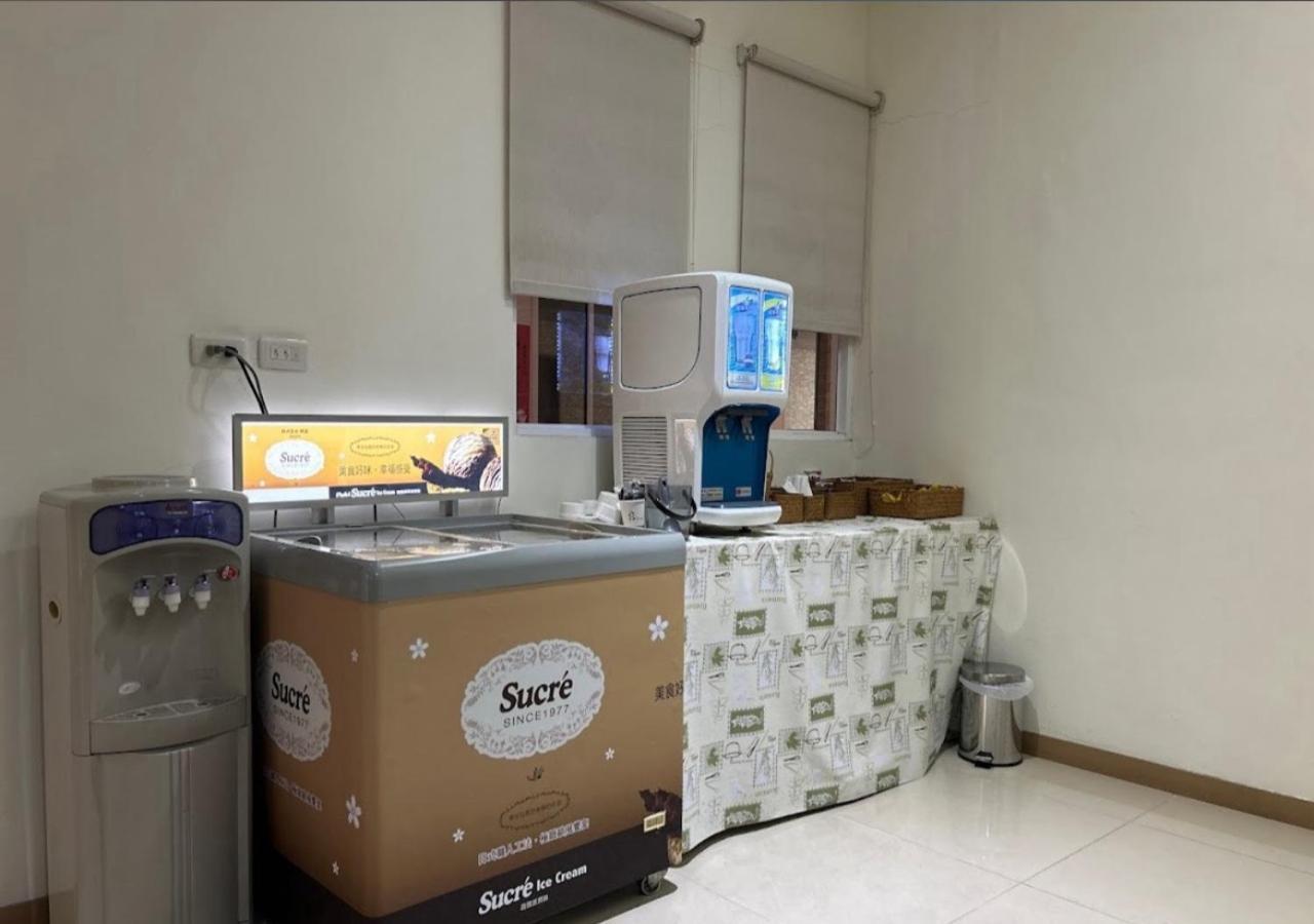 Hua Xiang Motel - Arena Kaohsiung Zewnętrze zdjęcie