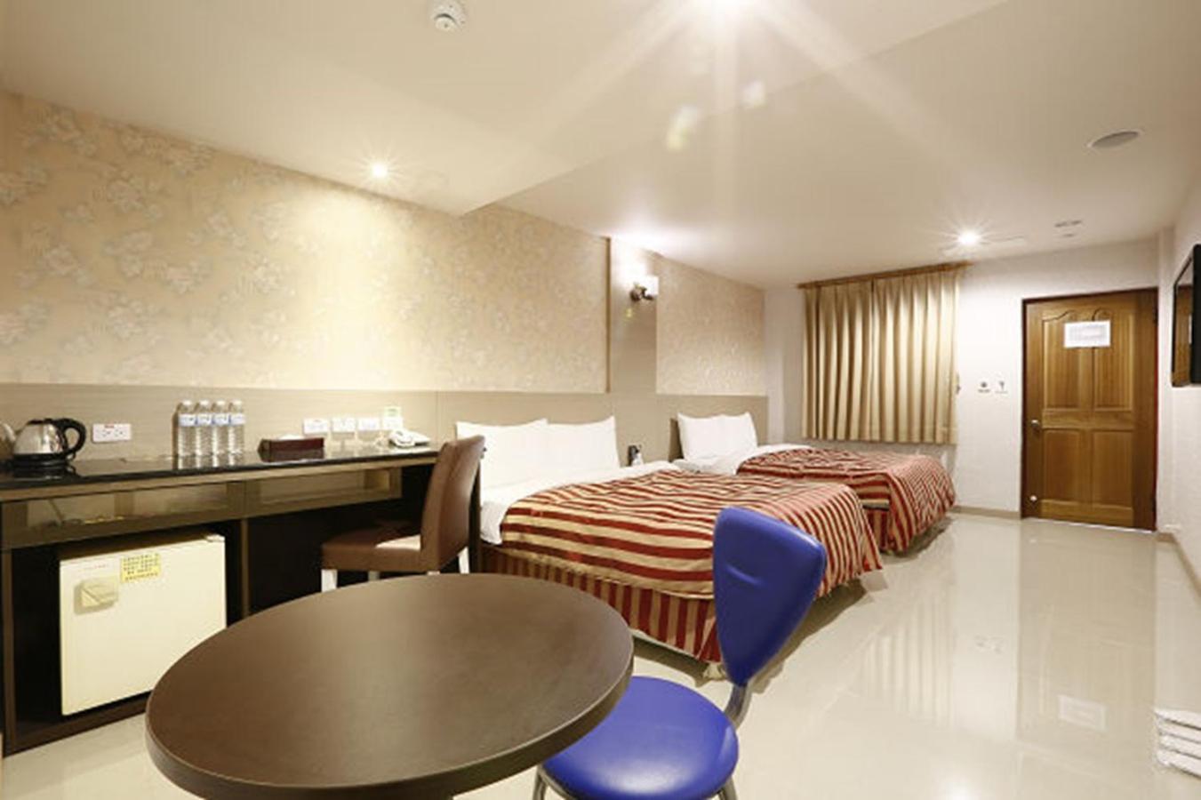 Hua Xiang Motel - Arena Kaohsiung Zewnętrze zdjęcie