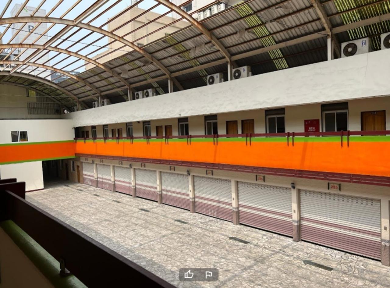 Hua Xiang Motel - Arena Kaohsiung Zewnętrze zdjęcie