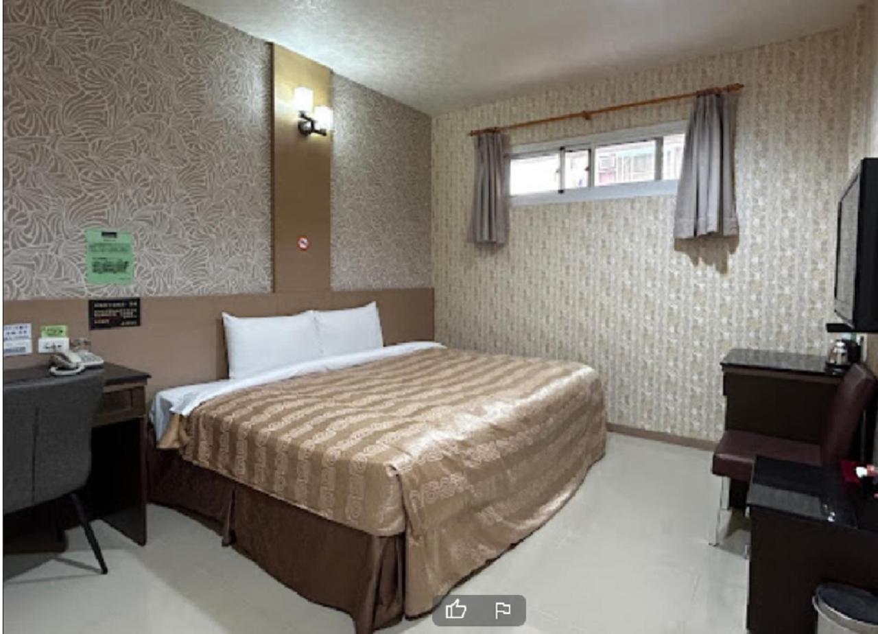 Hua Xiang Motel - Arena Kaohsiung Zewnętrze zdjęcie