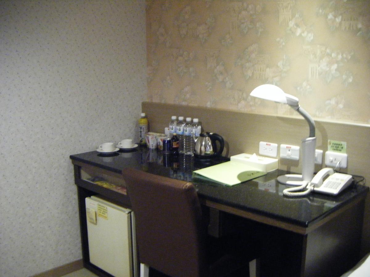 Hua Xiang Motel - Arena Kaohsiung Zewnętrze zdjęcie