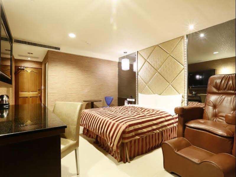 Hua Xiang Motel - Arena Kaohsiung Zewnętrze zdjęcie